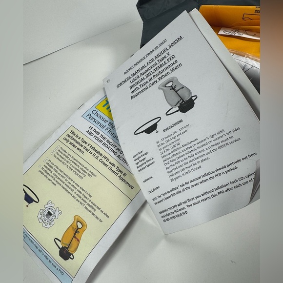 West marine inflatable PFD vest.  model 3045m - Picture 4 of 8